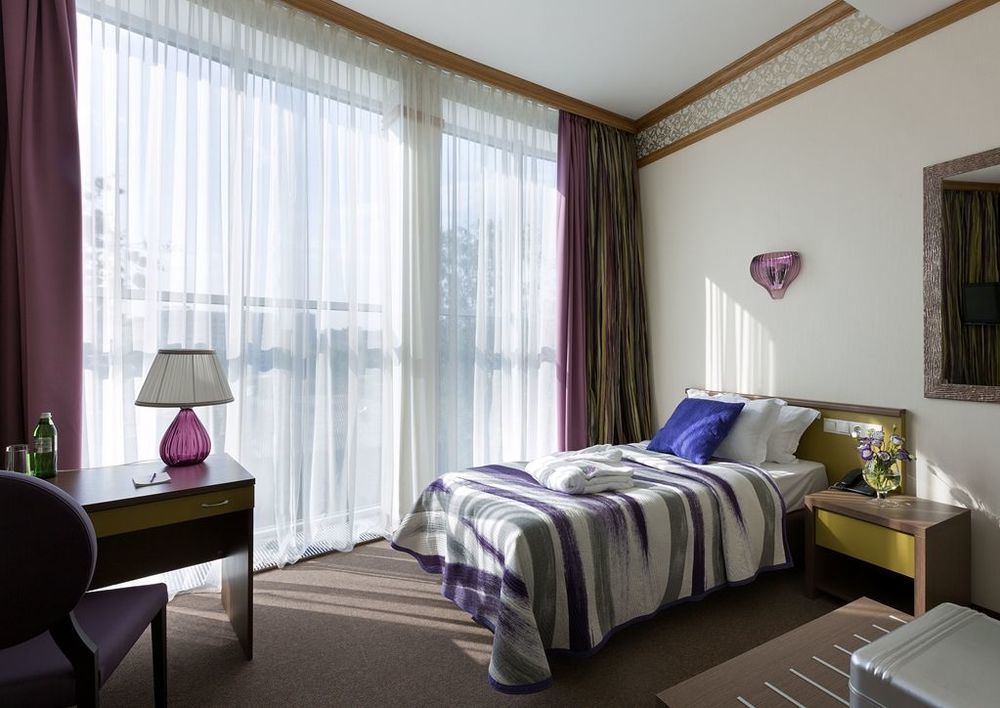Iris Art Hotel Charkiw Zimmer foto