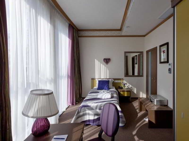 Iris Art Hotel Charkiw Exterior foto